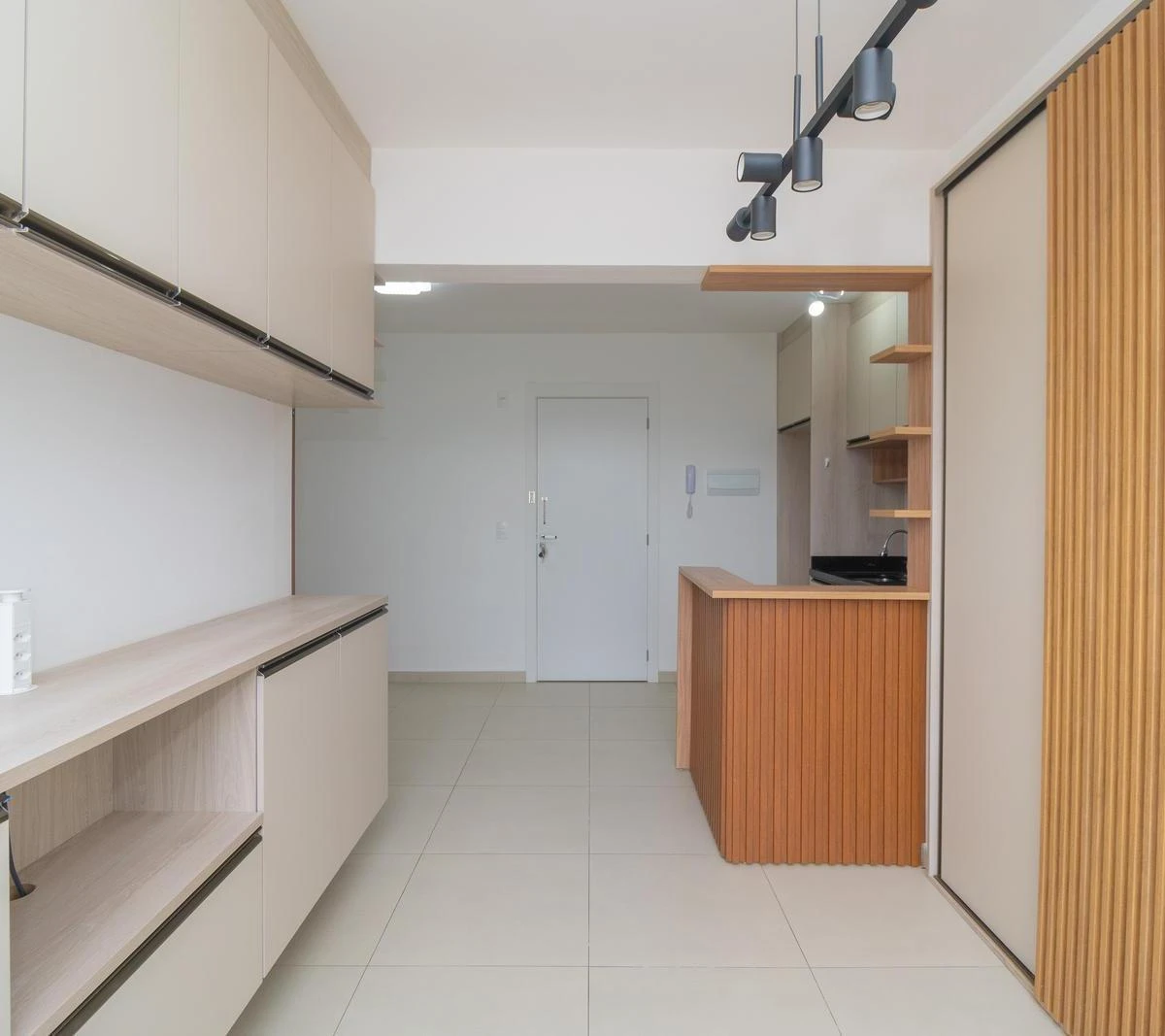 Furnished apartment, 48 m², with a home office — photo 12