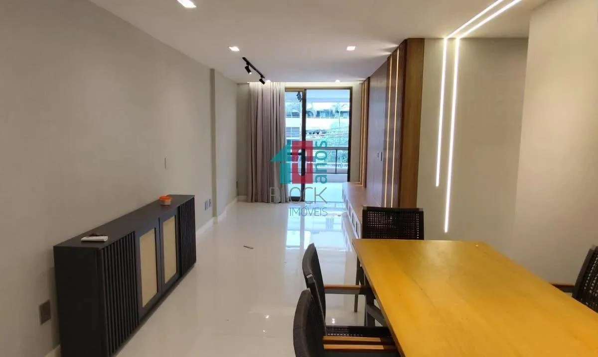 Furnished apartment, 110 m², with floor-to-ceiling windows — photo 14