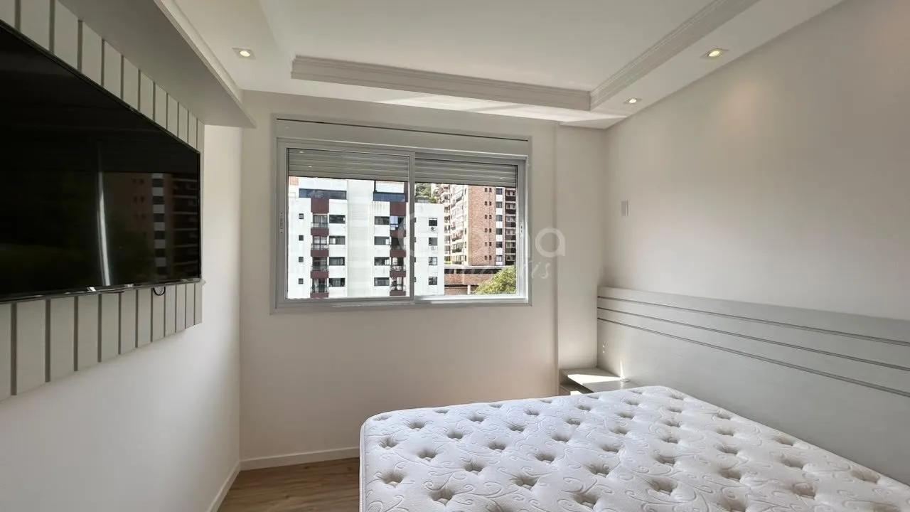 Furnished apartment, 119 m², with floor-to-ceiling windows — photo 3