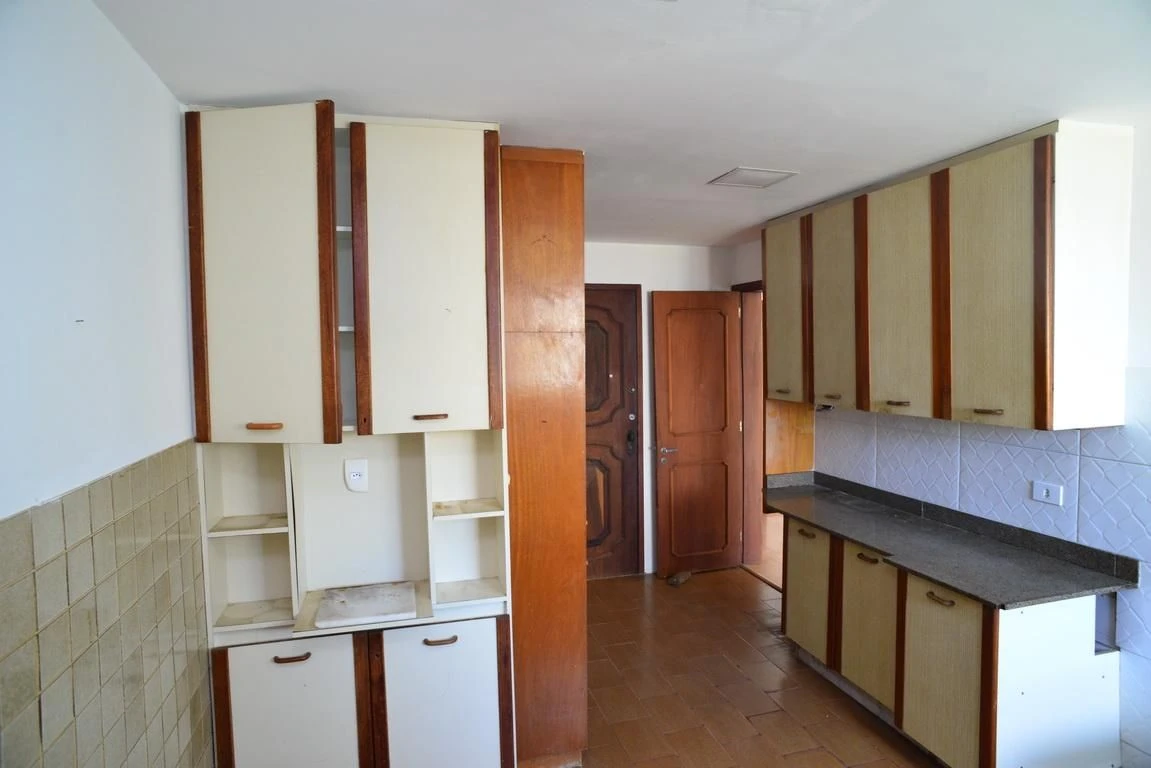 Квартира з 3 спальнями та власними ванними і балконом — photo 24