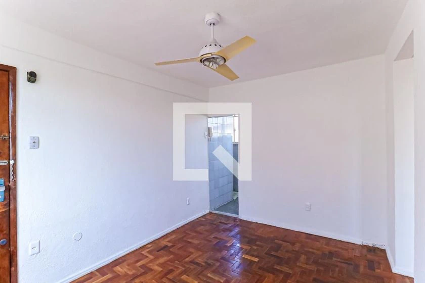 Apartment, 62 m², with wood or laminate floors — photo 3