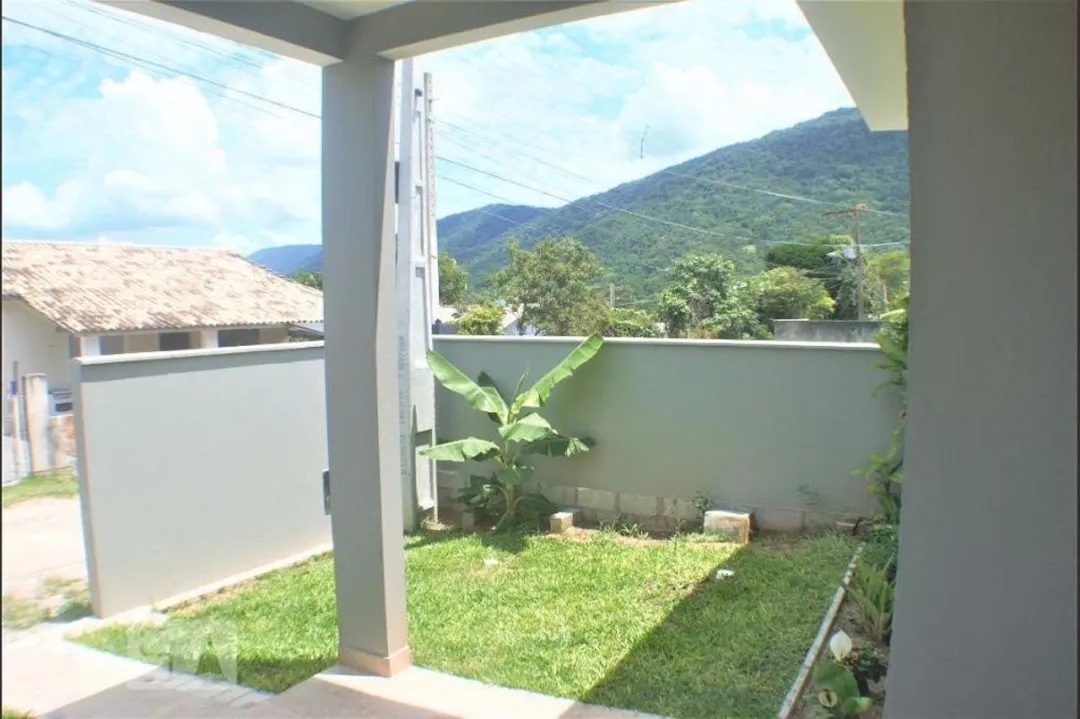 3-bedroom house with a grill on the balcony in Florianópolis — photo 23