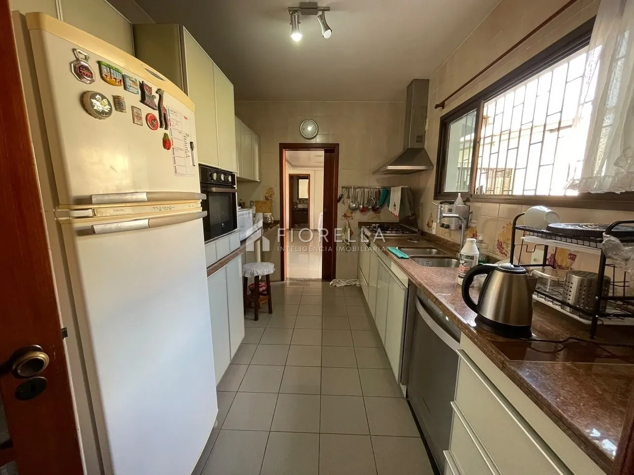 Furnished house, 376 m², with a water view — photo 51