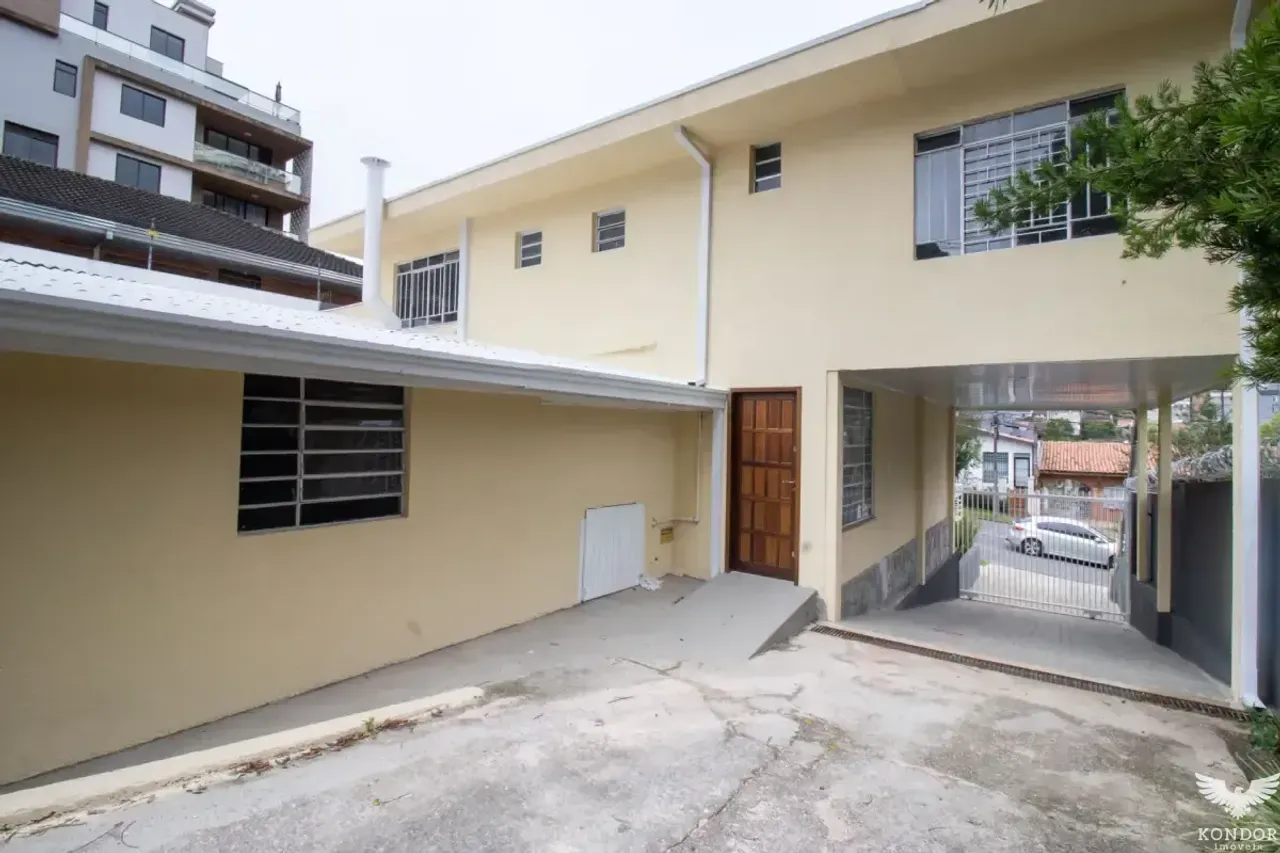 Casa residencial com 3 quartos e 2 vagas, 141 m² — photo 2
