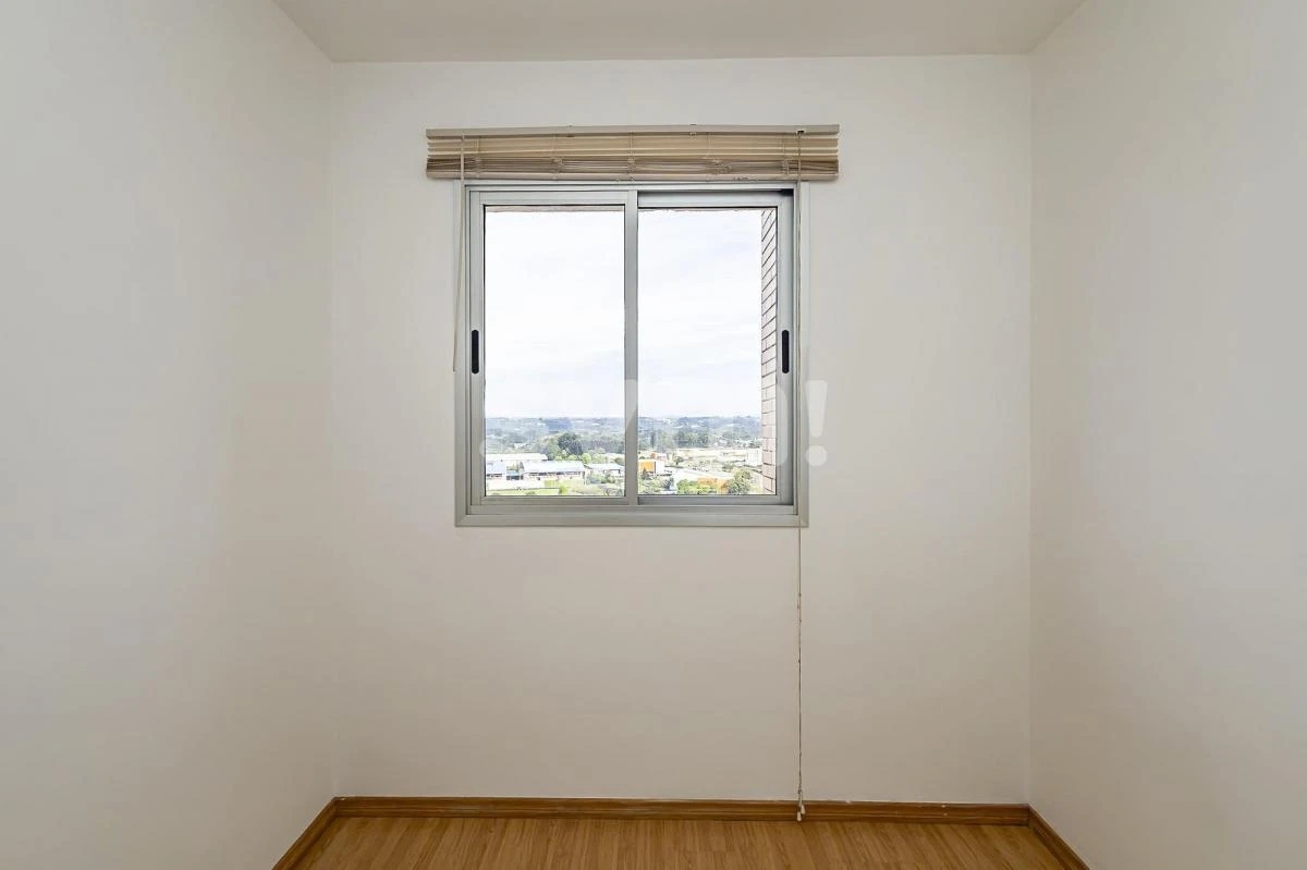 Balcony with a grill in a 3-bedroom apartment, 71 m² — photo 8