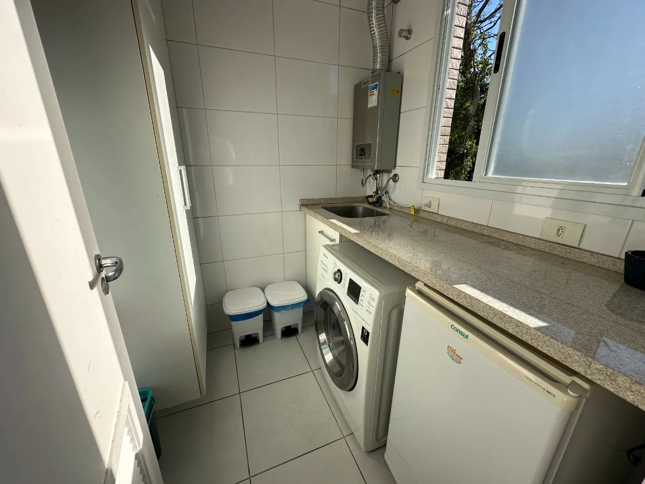 2-bedroom apartment with a glass-enclosed balcony — photo 12