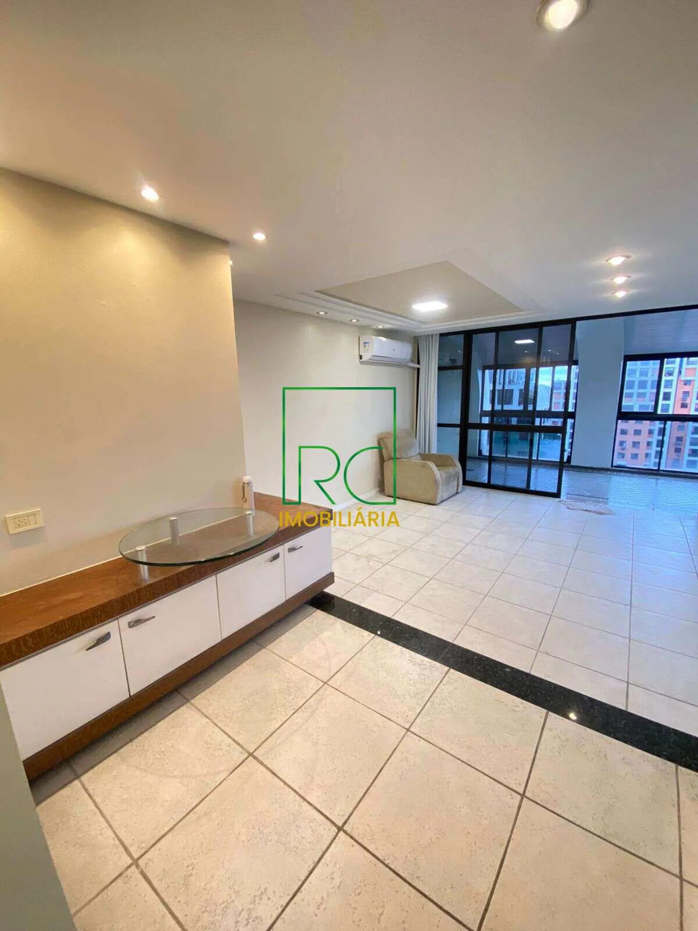 Unfurnished apartment with 3 bedrooms and water view — photo 44