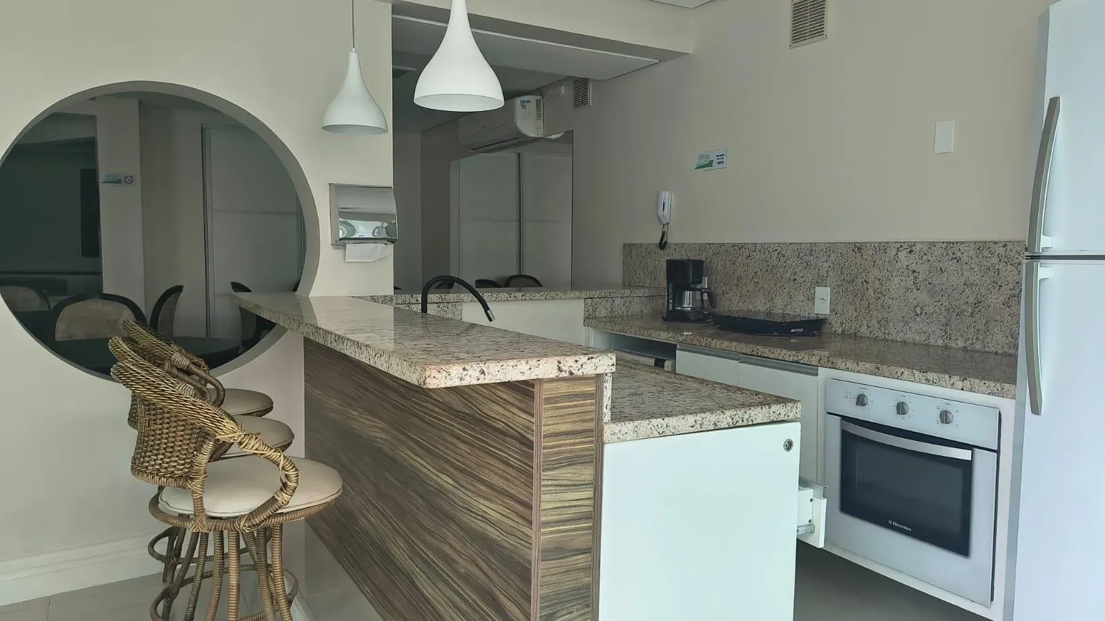 Apartment with balcony barbecue, 104 m² — photo 7