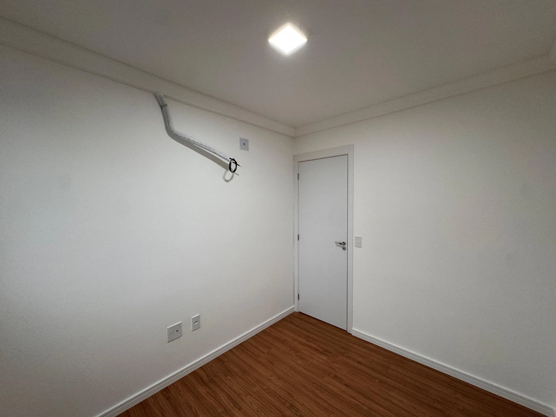 Apartment, 55 m², with wood or laminate floors — photo 24