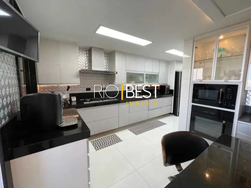Furnished 4-bedroom apartment with 5 bathrooms — photo 17