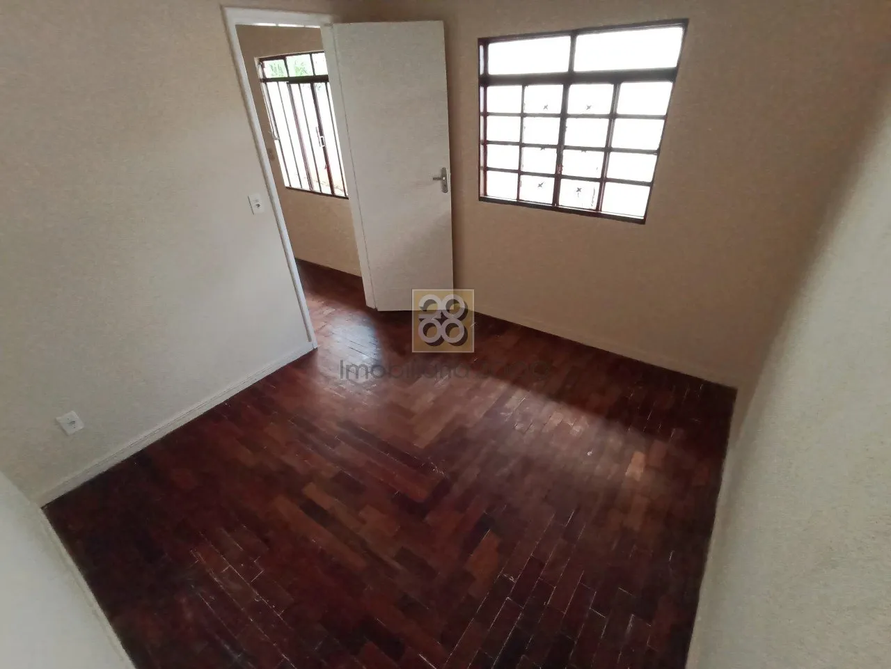 House, 40 m², with wood or laminate floors — photo 6