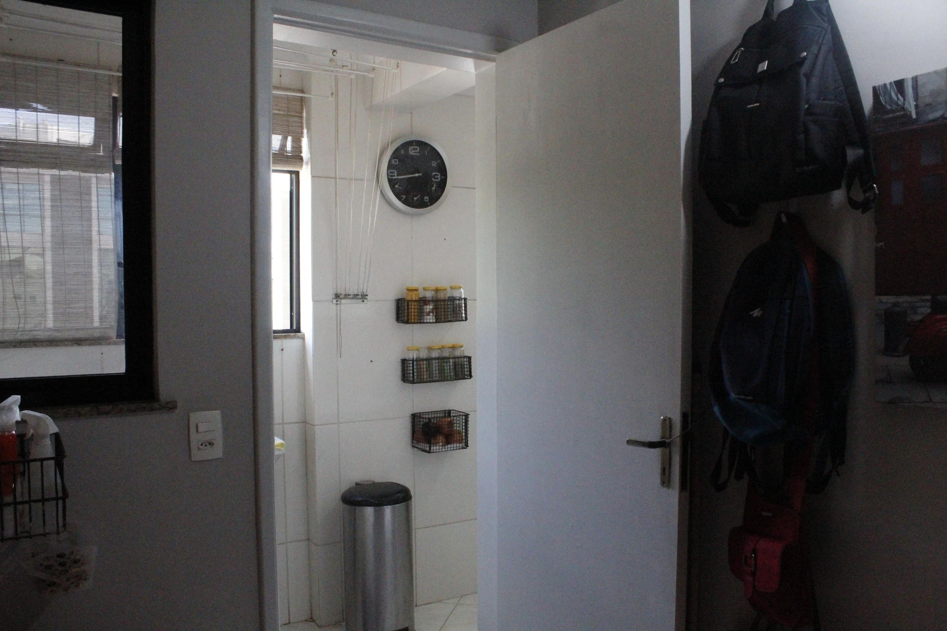 Furnished apartment with 3 bedrooms and 3 bathrooms — photo 50