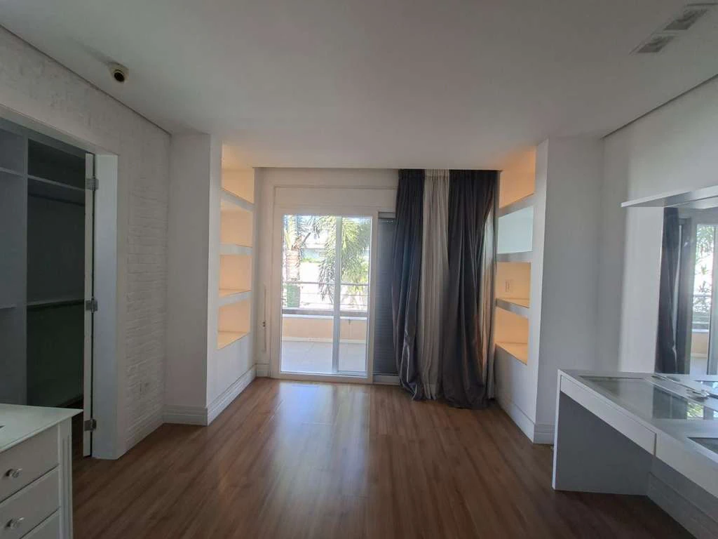 Furnished 1200 m² house with 5 suites and 7 bathrooms — photo 27