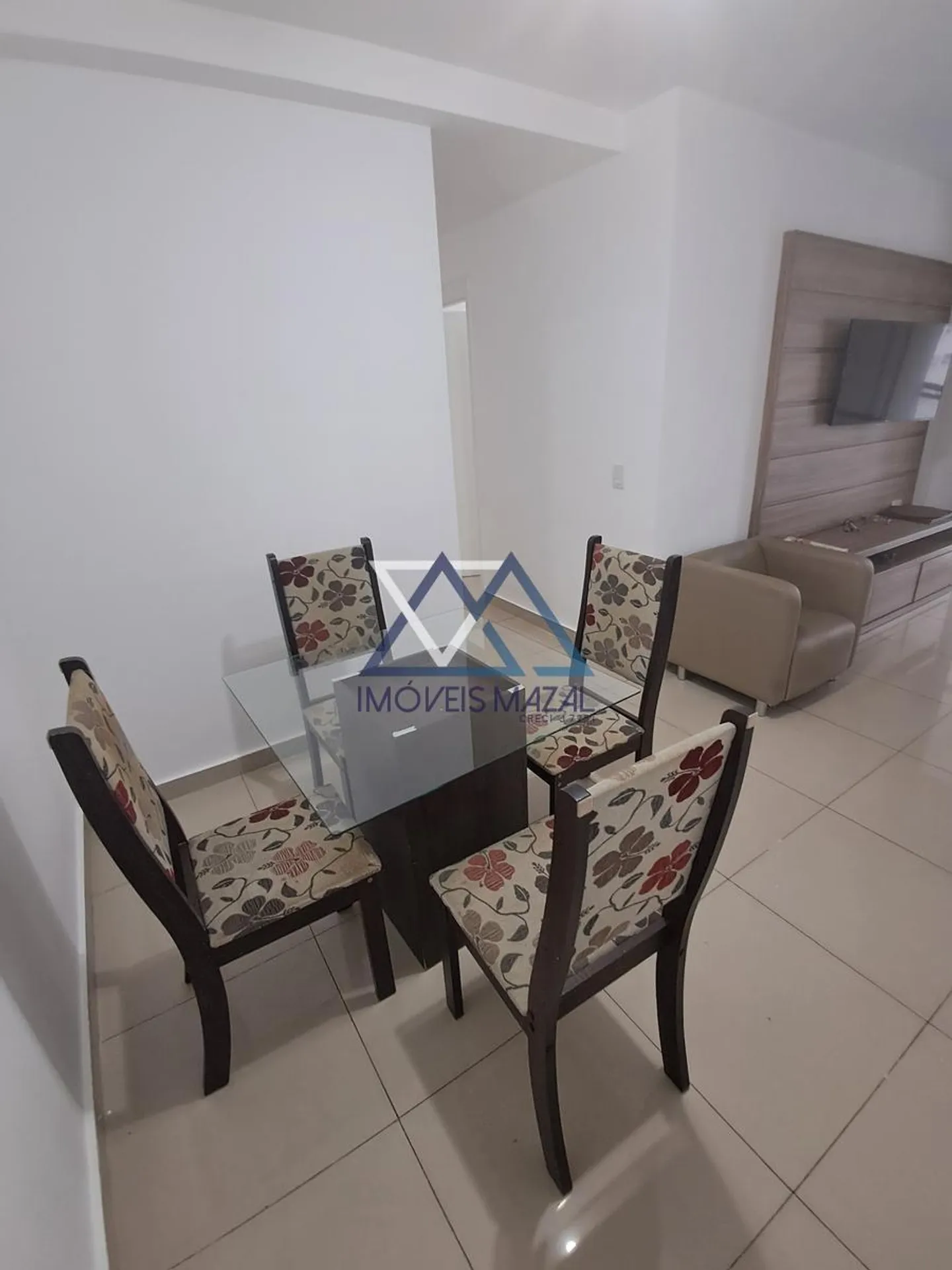 Квартира 70 м² с застеклённым балконом и камином — photo 26