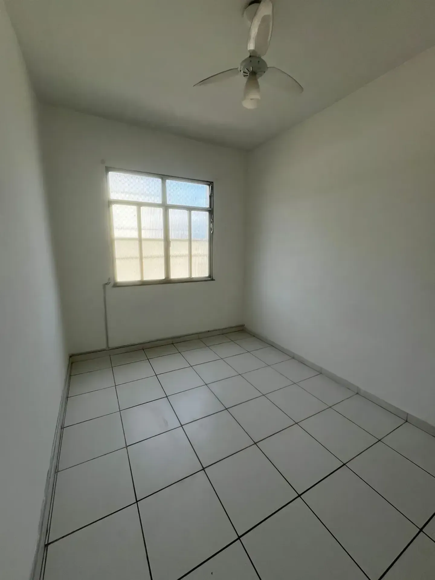 2-bedroom apartment with a glass-enclosed shower — photo 23