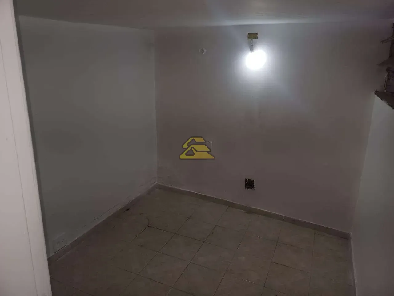 Duplex home with 5 bedrooms and 4 bathrooms — photo 32
