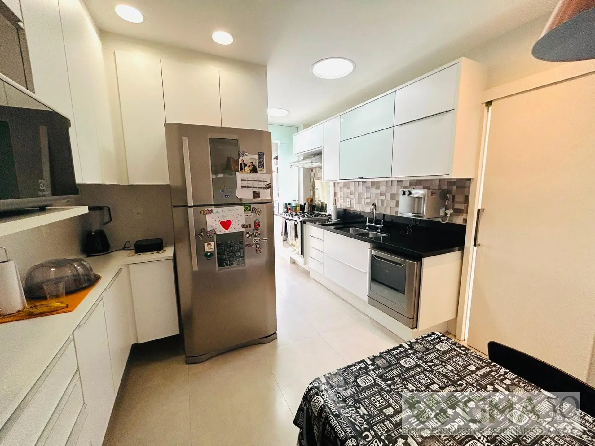 Apartment with 3 bedrooms and a closed kitchen — photo 23