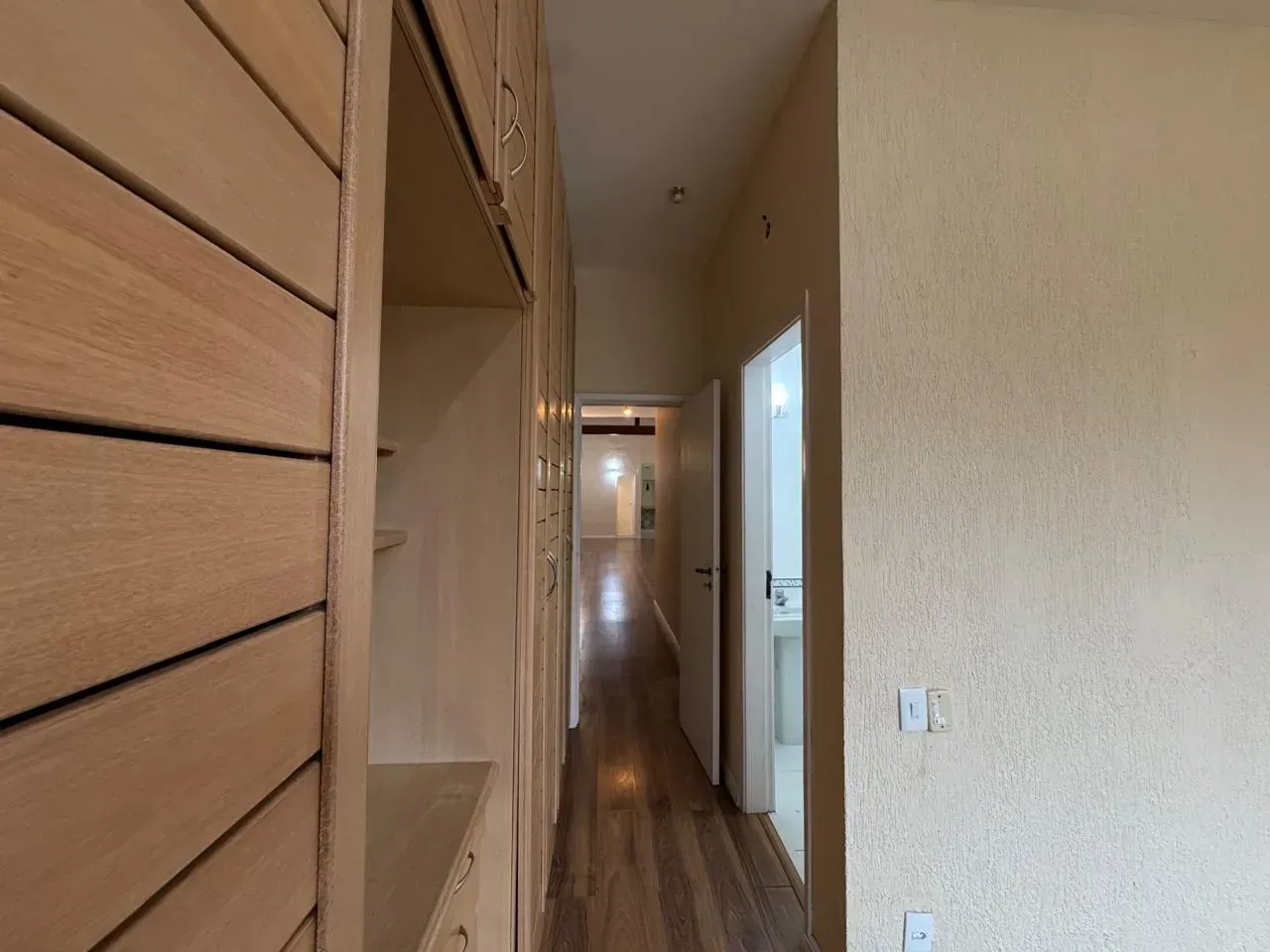 House with 4 bedrooms and 360 m² with open-plan kitchen — photo 15