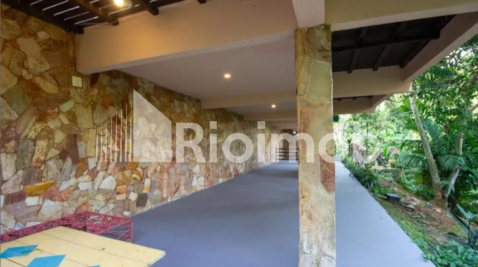 Casa de 4 dormitorios con 4 baños y parrilla embutida — photo 9
