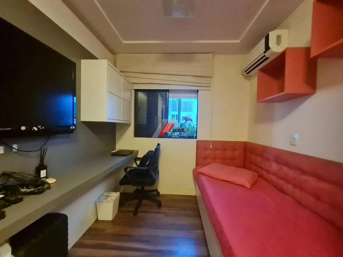 Меблированная квартира 212 м² с застекленным балконом — photo 28