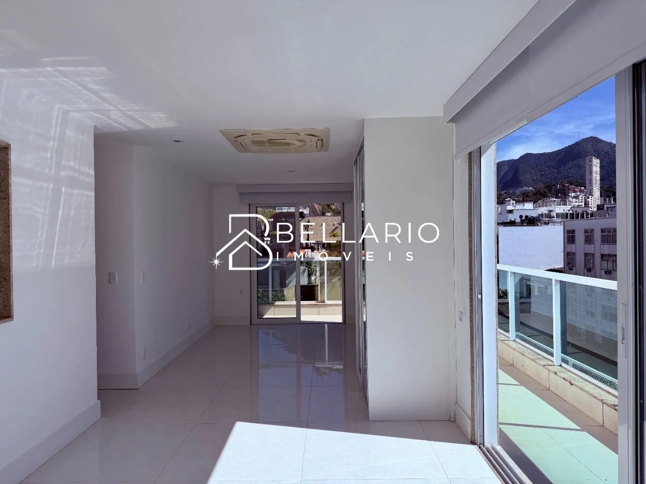 Unfurnished apartment with 3 bedrooms and 4 bathrooms — photo 34