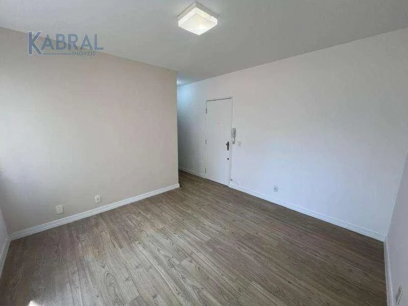 Дерев'яна підлога або ламінат та 1 спальня: квартира 43 м² — photo 11