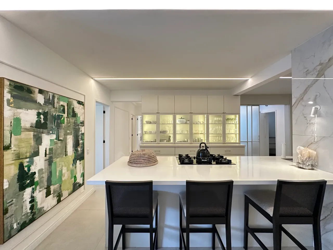 3-bedroom apartment with a fireplace in Florianópolis — photo 9