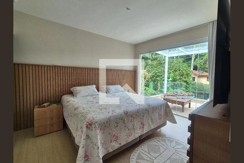 420 m² house with 4 en-suite bedrooms and private garden — photo 45