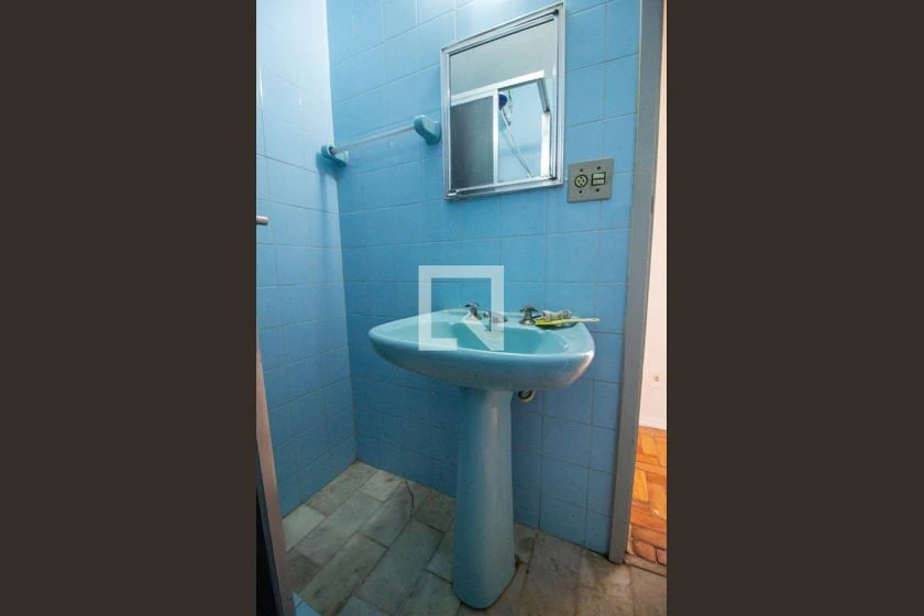 Apartment, 85 m², with wood or laminate floors — photo 2