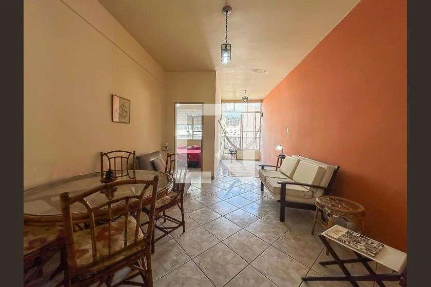 Apartamento de 2 quartos com vista da cidade e 90 m²