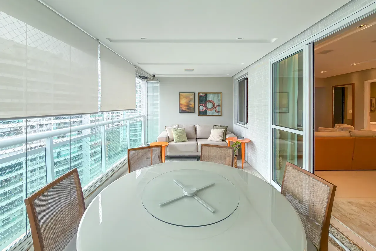 Furnished 3-bedroom apartment with 4 bathrooms — photo 12