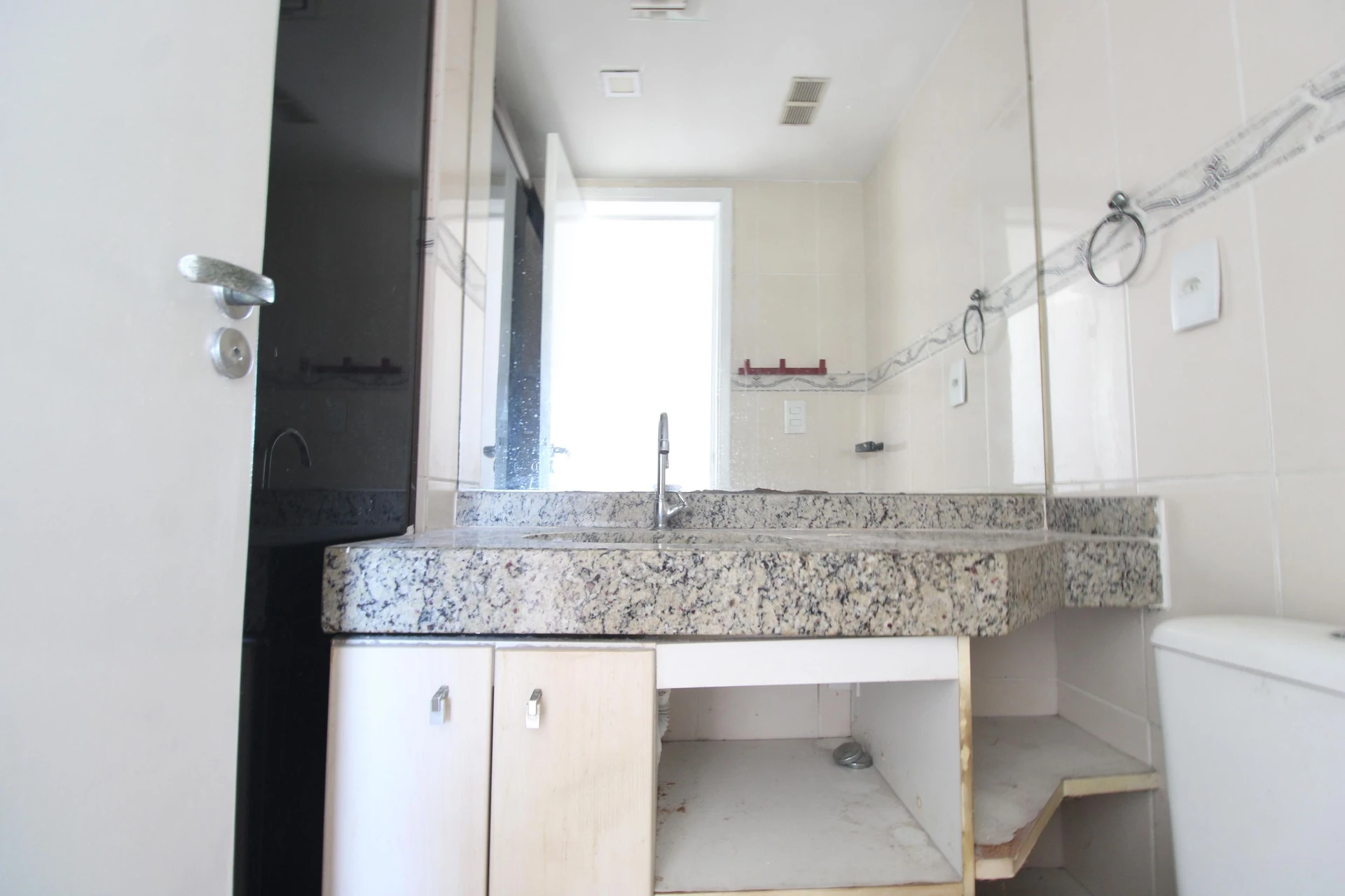 3-bedroom apartment with an en-suite and balcony — photo 40