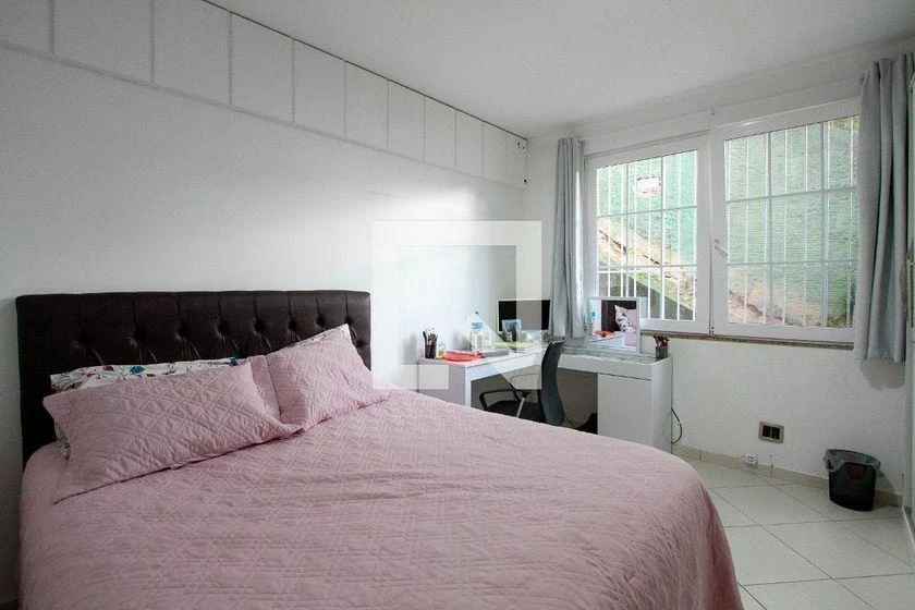 Furnished house with 4 bedrooms and an open-plan kitchen — photo 35