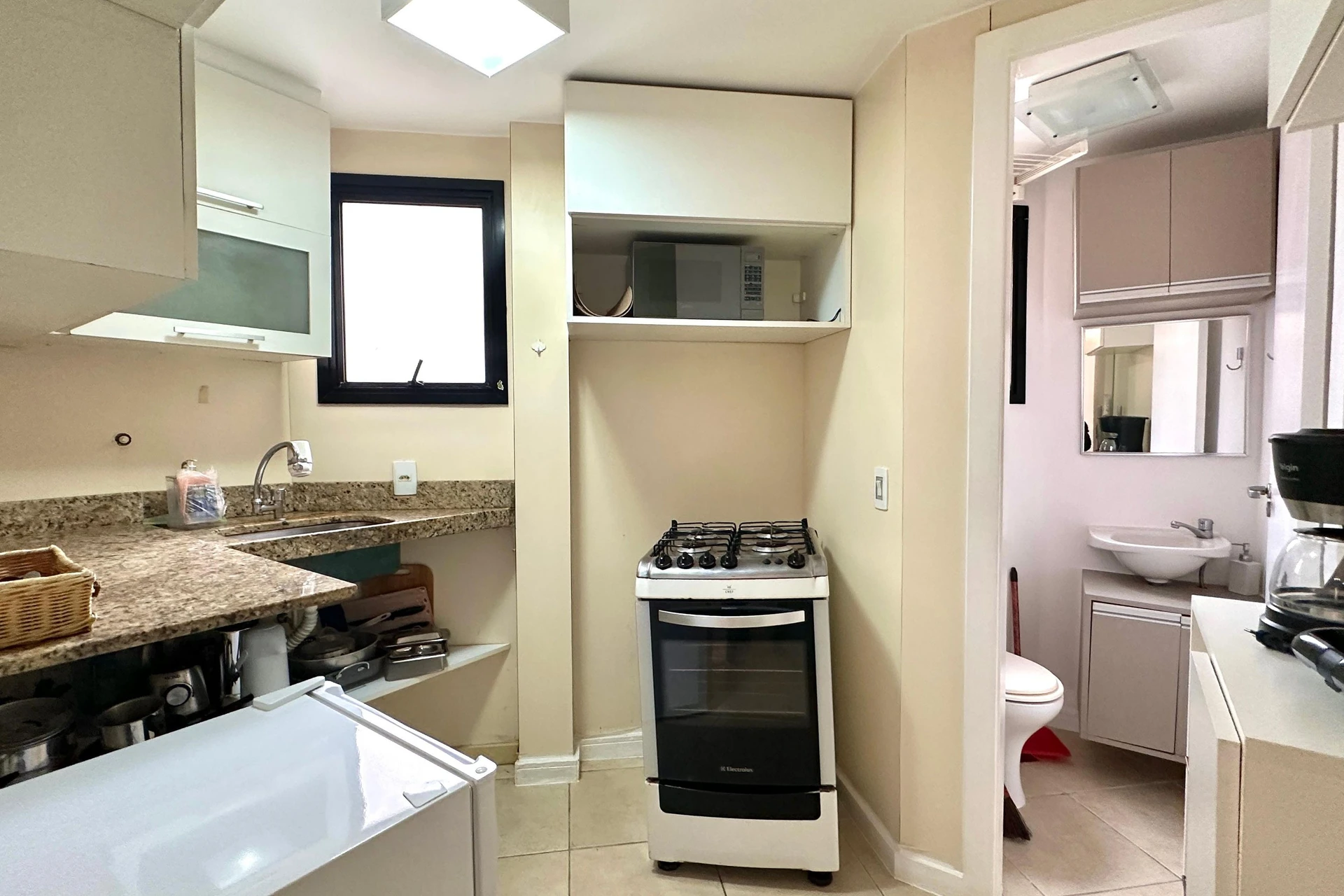 Furnished apartment with an open kitchen and 2 en-suite bedrooms — photo 2