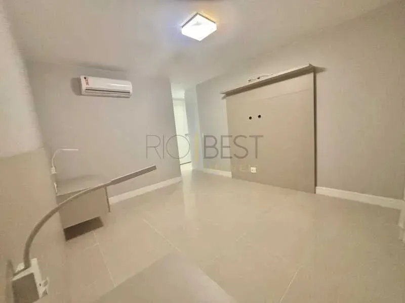 Apartment with 4 bedrooms, 5 bathrooms and a balcony — photo 14