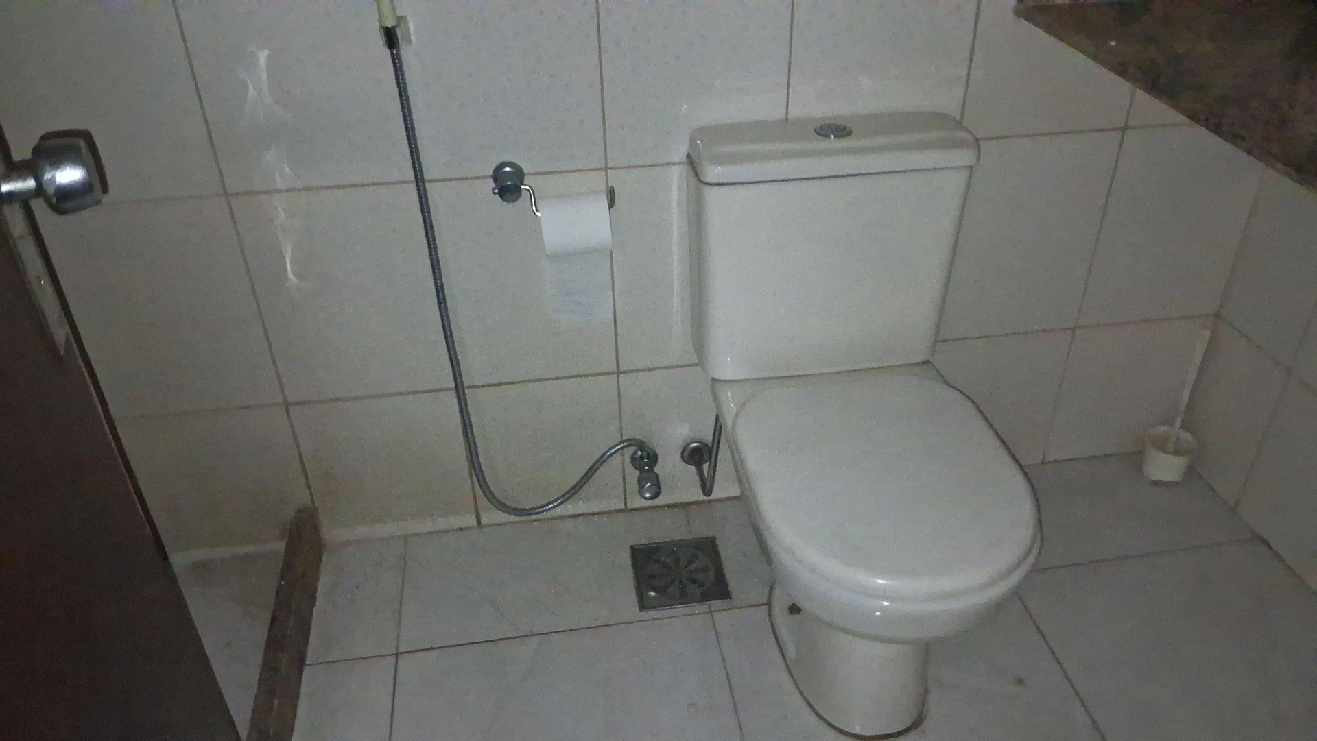 Unfurnished house with 6 bedrooms and private garden — photo 22