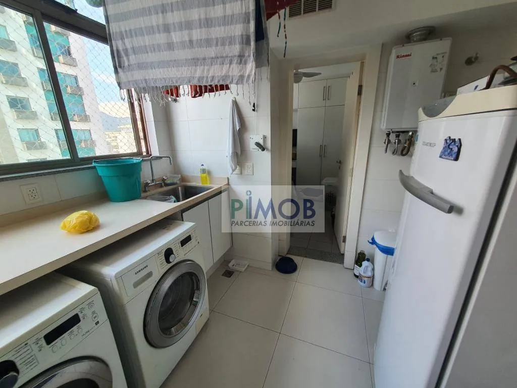 Furnished 260 m² apartment on the 23rd floor with 3 spots — photo 6