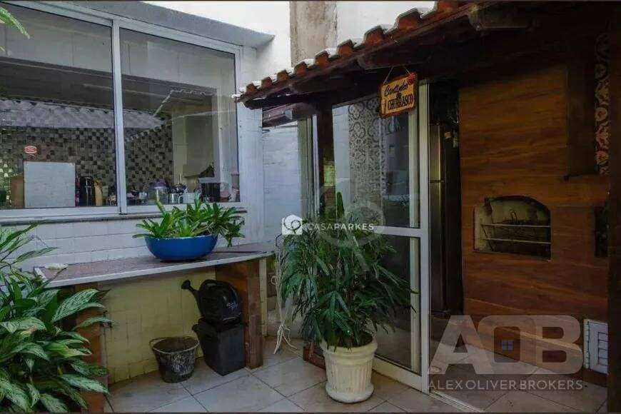 Furnished 3-suite house with 250 m² and 5 baths — photo 12
