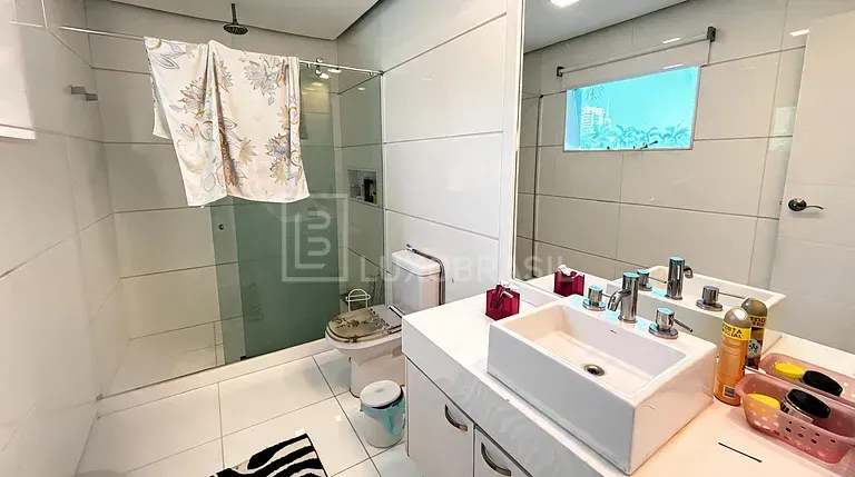 Furnished house with 6 en-suite bedrooms and 10 bathrooms — photo 42