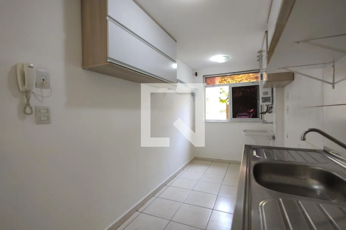 Unfurnished apartment with 3 bedrooms and open kitchen — photo 10