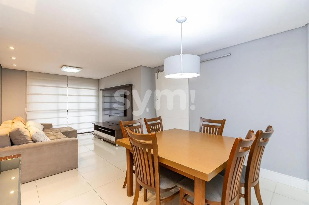 Glass-enclosed balcony in a 3-bedroom apartment, 98 m² — photo 12