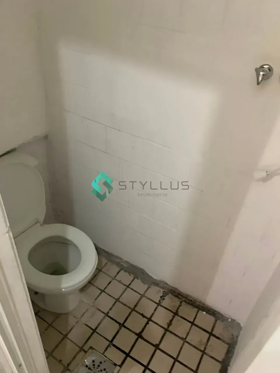 Unfurnished rental apartment with 2 bedrooms and 2 baths — photo 19