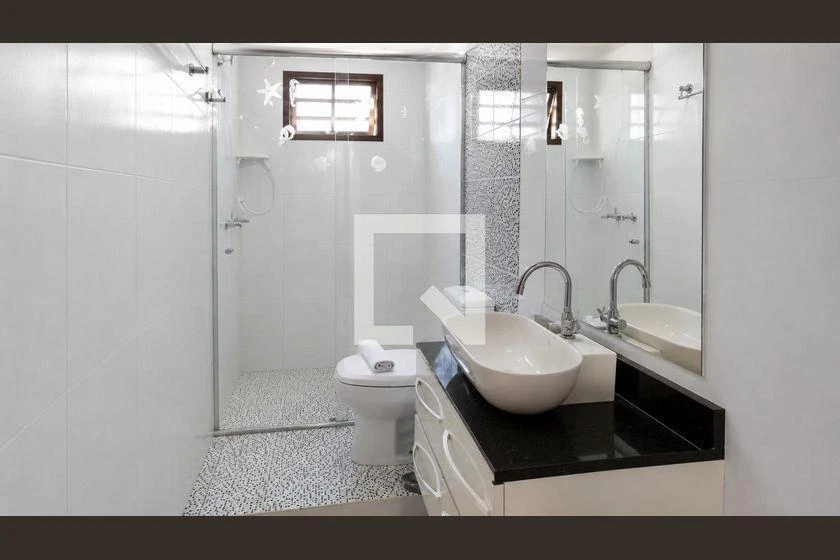 Облаштований будинок з 4 спальнями та 320 м² — photo 13