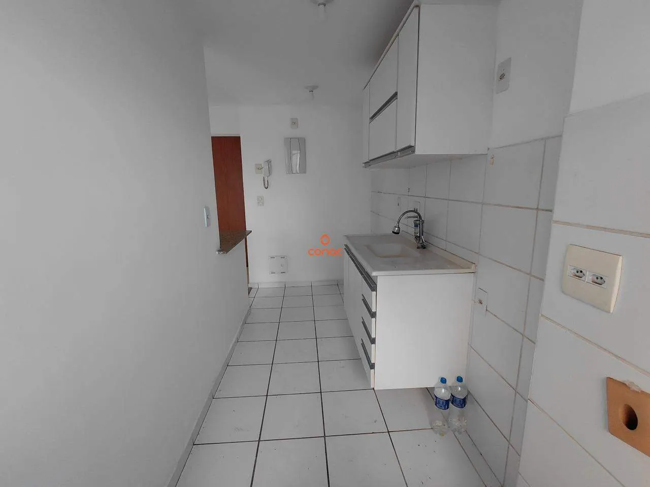 2-bedroom apartment in a building with a gym — photo 9