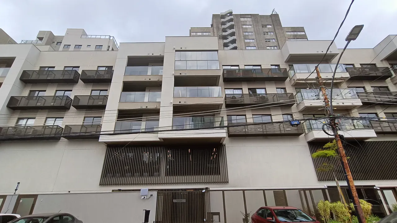 Квартира 73 м² с застеклённым балконом и видом на горы — photo 40