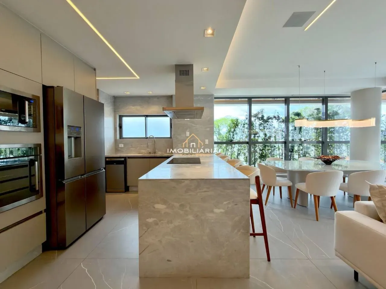 Furnished apartment, 153 m², with floor-to-ceiling windows — photo 4