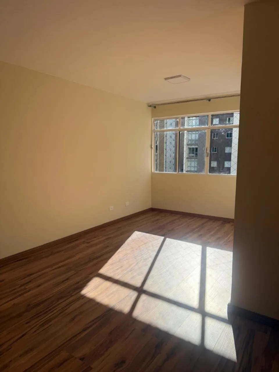 2-bedroom, 2-bath apartment with no parking space — photo 3
