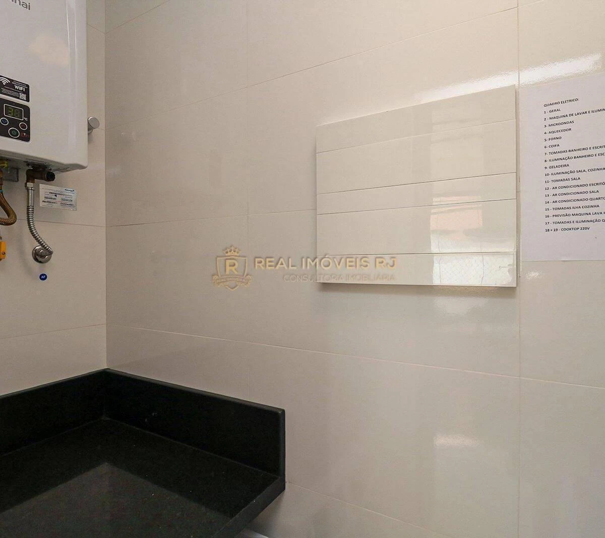 Furnished 1-bedroom apartment with city views — photo 13