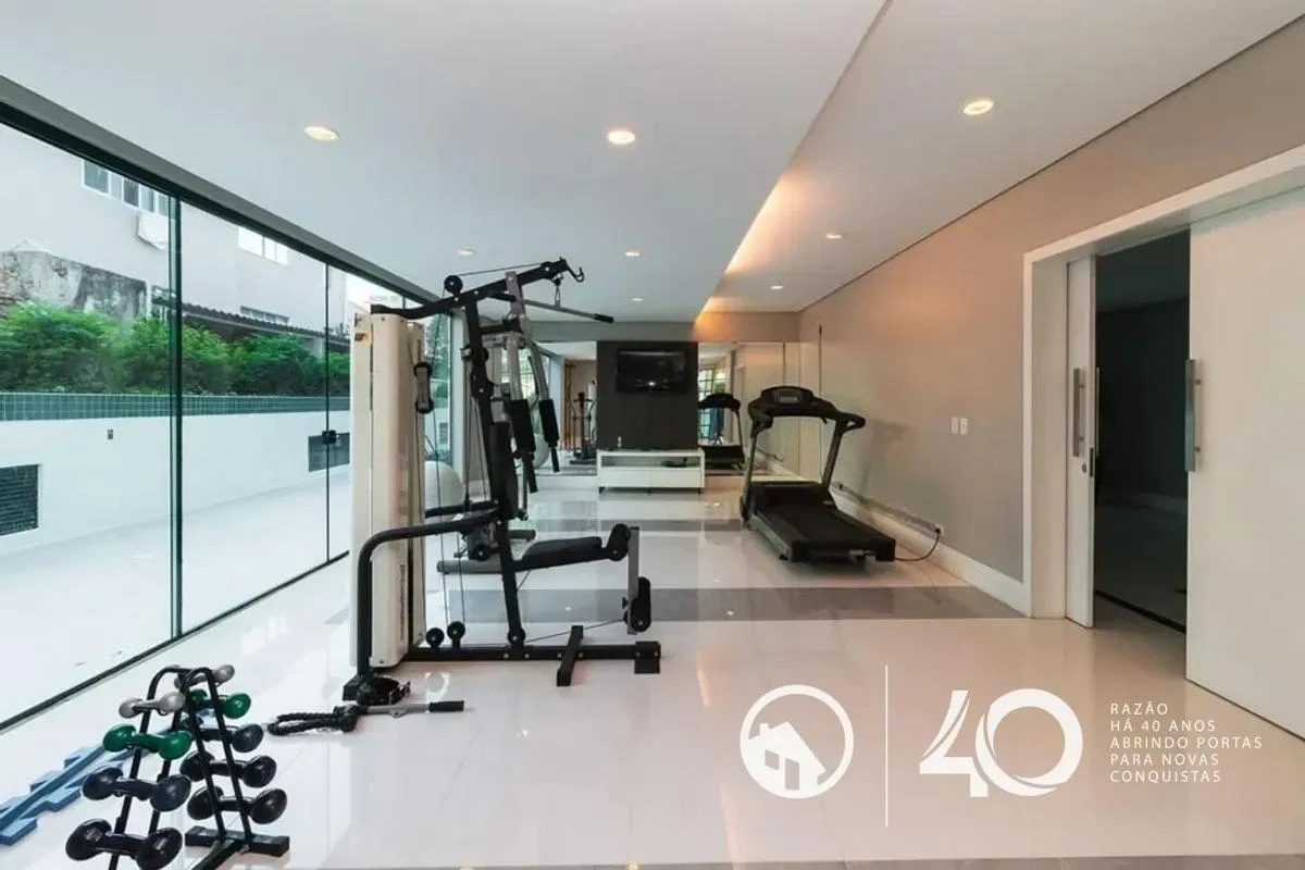 4-bedroom apartment with floor-to-ceiling windows — photo 16