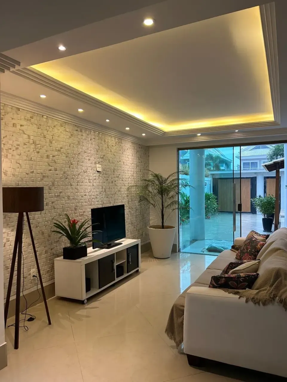 Casa mobiliada de 240 m² com 5 quartos e 5 banheiros — photo 4
